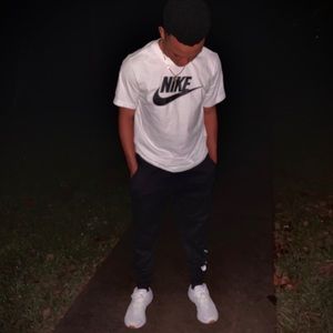 Meet your Posher, Devin